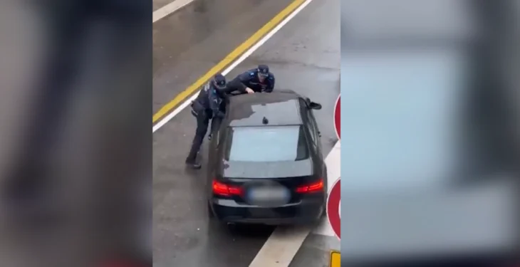 Një shqiptar tërheq zvarrë me makinë dy policë në Parma (VIDEO)