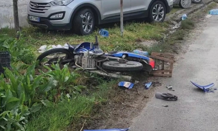 Aksident i frikshëm në Fier! Motori përplas nga mbrapa makinën, një i plagosur