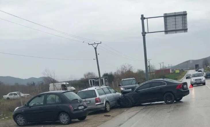 Aksident në aksin Peqin-Rrogozhinë, raportohet për tre të plagosur! Pamje nga vendngjarja