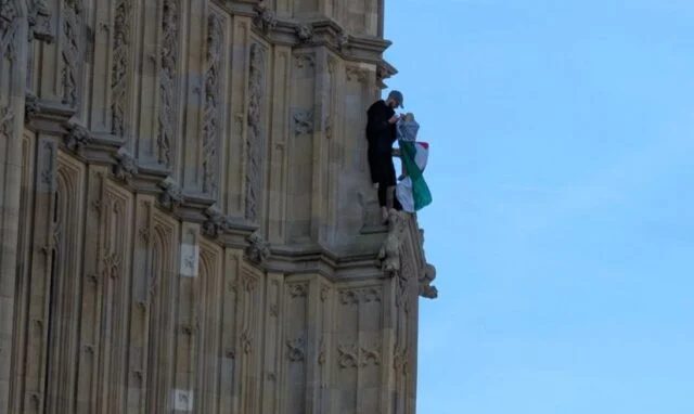 Alarmohen autoritetet britanike, një person ngjitet në kullën e “Big Ben”