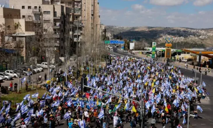 “Boll luftës”/ Netanyahu rinisi sulmet në Gaza, shpërthejnë protestat në Izrael