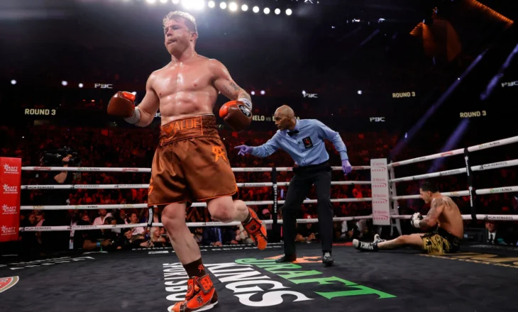 Canelo Alvarez mbron titujt dhe mbetet kampion i padiskutueshëm në peshën super të mesme