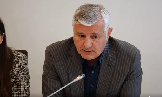 Deklaratë e avokatit kryesor të Erion Veliajt, zotit Maks Haxhia (video)