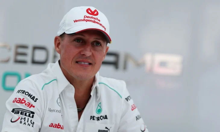 E bujshme nga Gjermania!!! Michael Schumacher ulet në një Mercedes për të stimuluar trurin e tij me zhurma të njohura