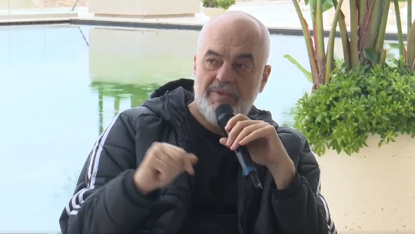 Edi Rama në Vlorë me kryebashkiakët e bregut dhe me përfaqësues të operatorëve turistikë për sezonin veror 2025