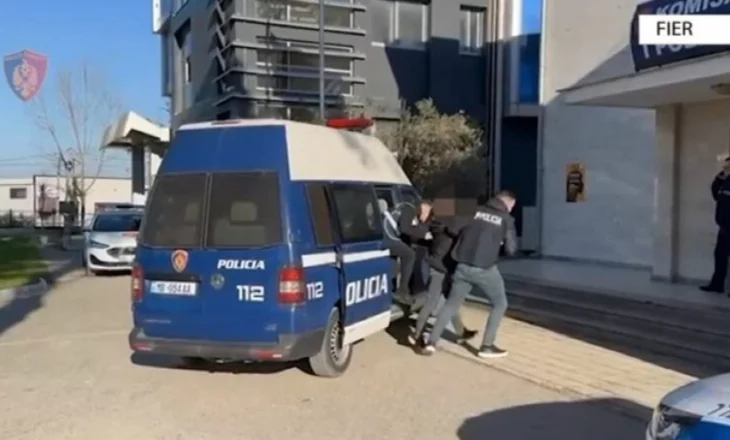 I vendosi gjobë, 31-vjeçari rreh policin në Fier