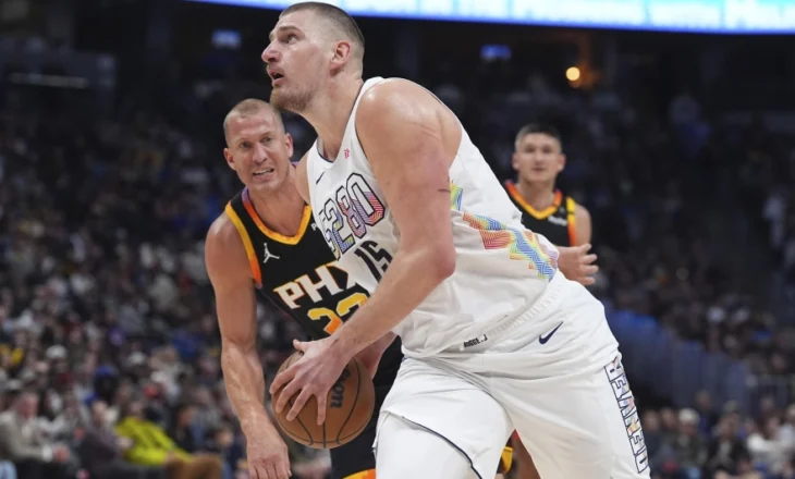 Jokic i jashtëzakonshëm shkruan historinë e NBA, fitojnë kryesuesit e Cleveland dhe Oklahoma