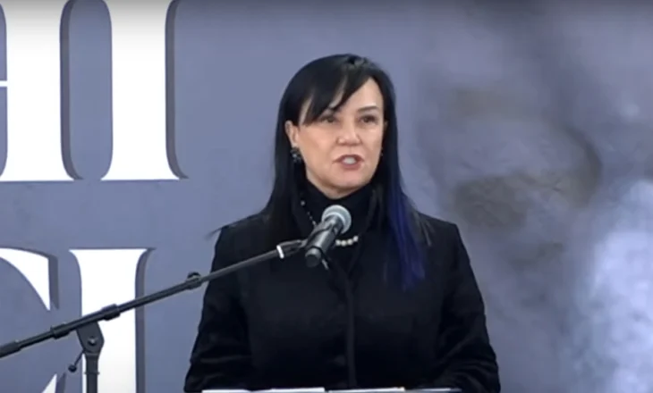 Linda Rama në homazhet në nder të babait të ish-Presidentit të Kosovës: Doja të isha pranë nënës dhe gruas së Komandantit! E di çdo të thotë të jesh bashkëshortja e një udhëheqësi