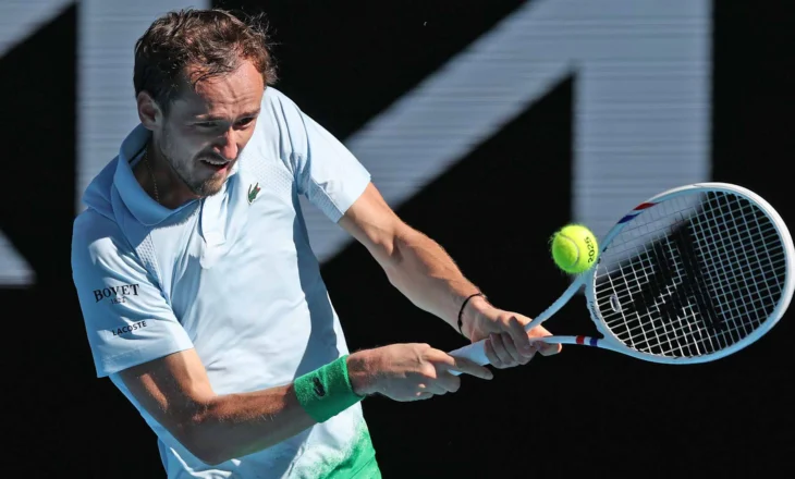 Mbyllet raundi i parë i Australian Open/ Tenistët italianë në katedër, OK edhe Medvedev e Raducanu