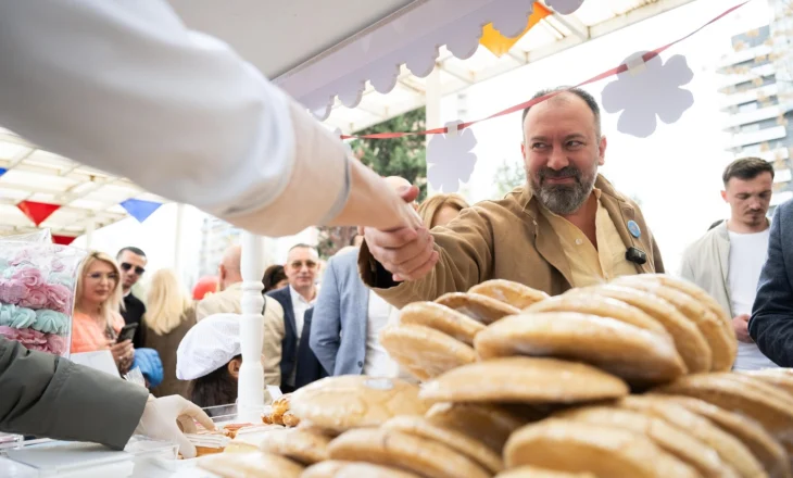 Ministri Mazniku: Dita e Verës në Elbasan, si gjithmonë, një festë fantastike, plot argëtim dhe magjike!