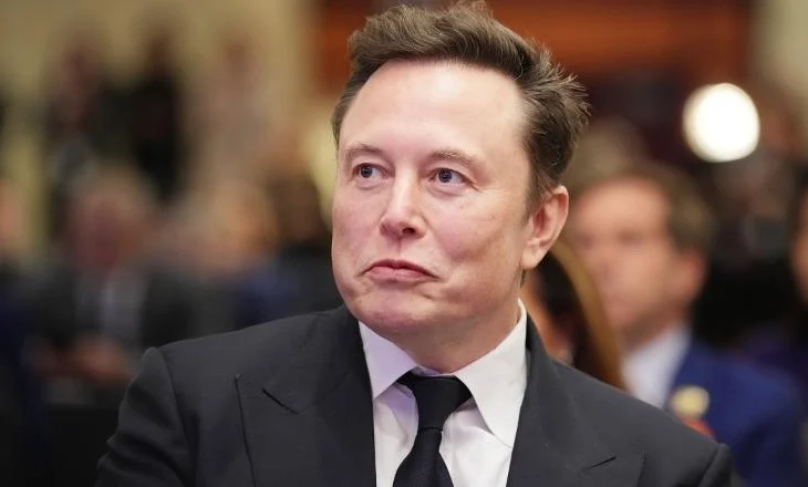 Propozimi i Elon Musk: Vendosuni sanksione oligarkëve ukrainas, kështu afrohet fundi i luftës