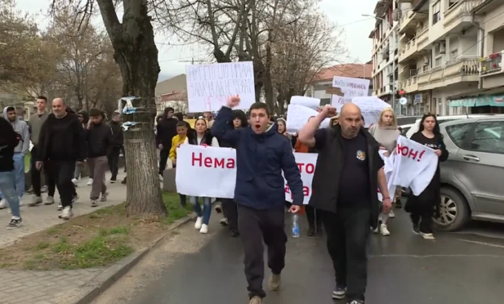 Qytetarët kërkojnë drejtësi dhe llogaridhënie për zjarrin në Koçan