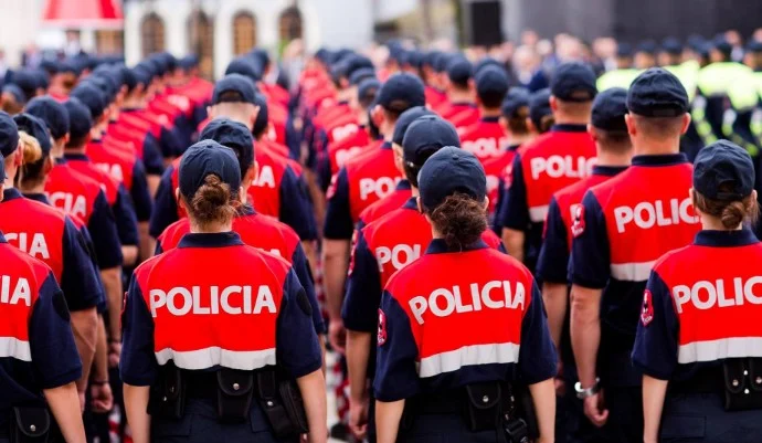 Rregullorja/ Policia jo vetëm shoqëron, po ka të drejtë të ndalojë dhe arrestojë! Risitë e pranimit të donacioneve dhe dypunësimi! Nga leja vjetore te shpërblimet…