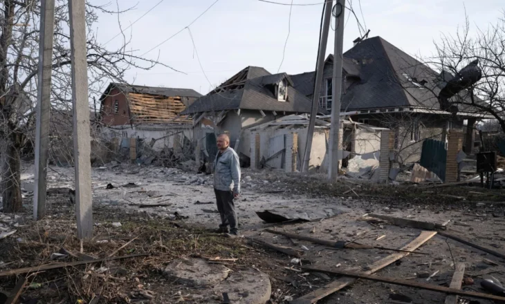 Starmer: Putini nuk mund të lejohet të luajë lojëra mbi armëpushimin e Ukrainës