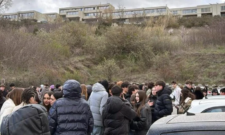 Tërmet në Itali, njerëzit dalin në rrugë. Pezullohet mësimi në shkolla