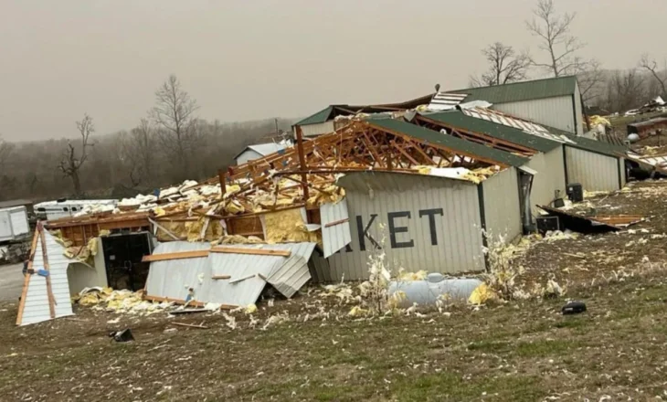 Tornado vdekjeprurëse në jug të SHBA, raportohen për dhjetëra të vdekur