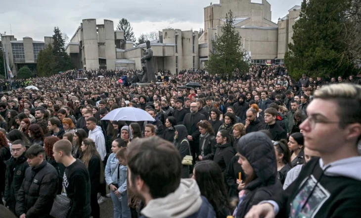 Tragjedia, mijëra në protestë! Kërkojnë drejtësi për 59 viktimat e zjarrit, prokuroria: Klubi, asnjë standard