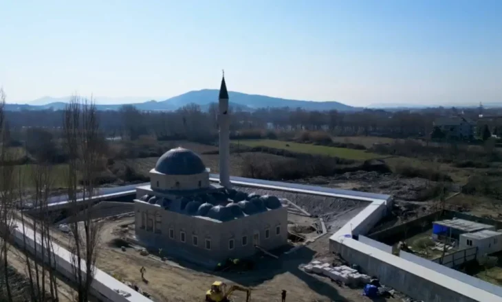 VIDEO/ Gonxhja: Xhamia historike e Plumbit hapet për besimtarët në maj