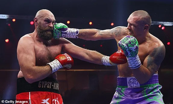 Zbulohet vendimi!!! Ja si kanë votuar tri gjyqtarët e duelit Fury-Usyk, raund pas raundi