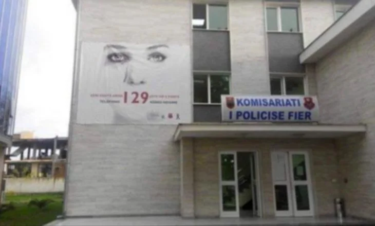 44-vjeçari dhunon me sende të forta djalin e xhaxhait në Fier, shoqërohet në polici bashkë me të birin