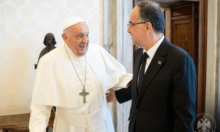 Begaj rrëfen ceremoninë për Papa Françeskun: Vizita e tij në Shqipëri mbetet historike!