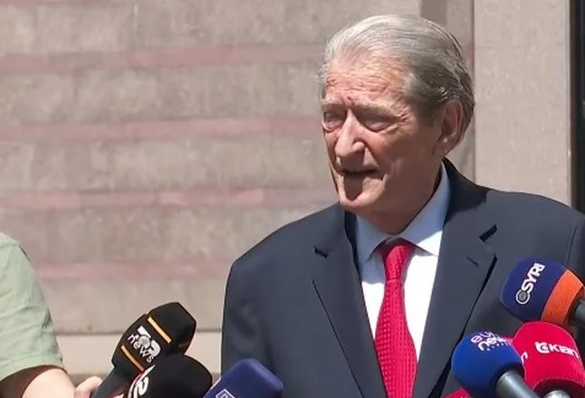 Berisha uron besimtarët nga kisha e ‘Shën Palit’: Pashkën tjetër ta kremtojmë pa anti-krishtin në trojet tona