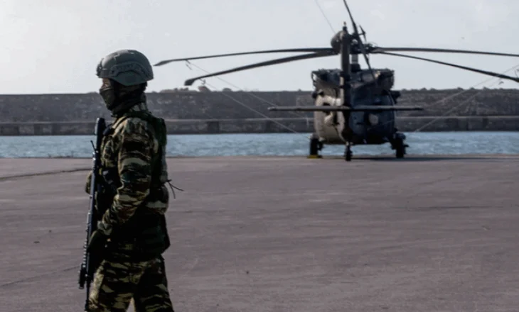 Greqia në alarm – Kapet ‘piktori’, spiuni i mafias dhe Rusisë, po fotografonte bazën e NATO-s