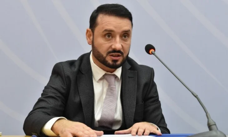 I akuzuar për shpërdorim detyre/ Drejtori i AMP-së paraqitet në gjykatë për verifikimin e masës së pezullimit