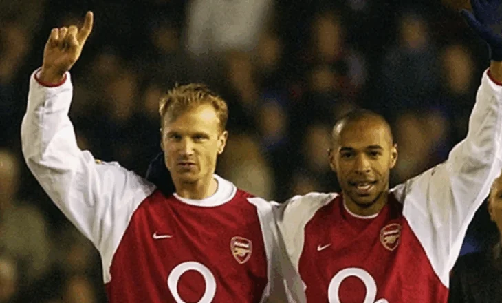 Ka luajtur me Iniesta, Ronaldinho dhe Messi, Henry befason kur zgjedh lojtarin më të mirë të historisë për të: Është vetëm…Dennis Bergkamp