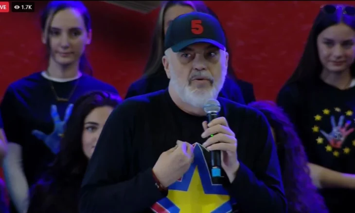 “Më shkruajnë burrat dhe ankohen”/ Rama takim me gratë në Korçë: Ata në kënetë për mua janë politikisht çyryk