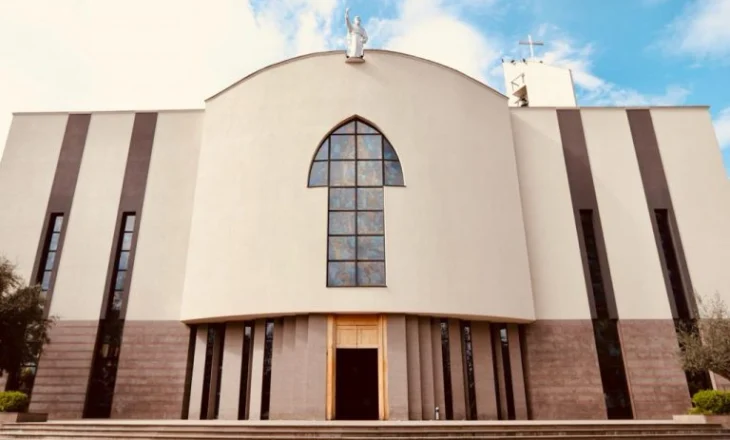 Meshë për papa Françeskun në Katedralen e Shën Palit në Tiranë