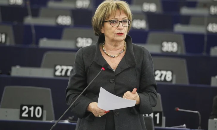 ‘Mos votoni fare më 11 maj!’/ Eurodeputetja Doris Pack ‘shuplakë’ Ramës: Mesazhe shqetësuese publike, BE të reagojë!