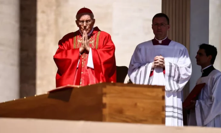 Papa Françesku përcillet për në banesën e fundit, fjalimi prekës i kardinalit Giovanni Battista Re: Ai do të mbetet i skalitur në kujtesën tonë