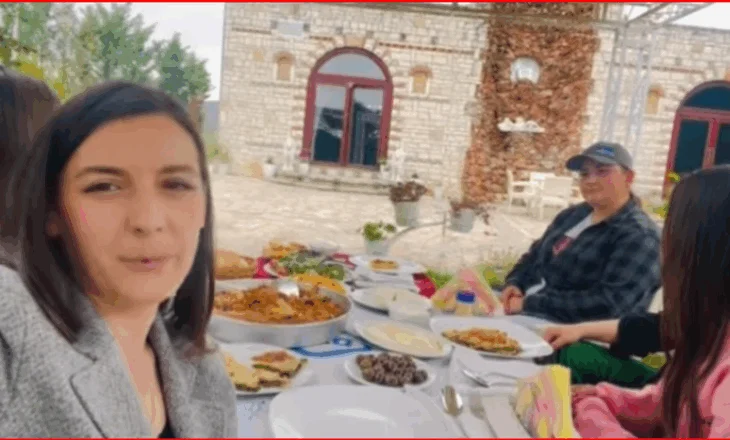 VIDEO/ Zegjineja e Roskovecit fton Gazment Bardhin për drekë: Eja, të pres me shoqet…