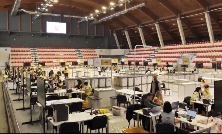 Zgjedhjet e 11 majit, në KQZ kanë mbërritur mbi 22 mijë zarfe me votat e diasporës