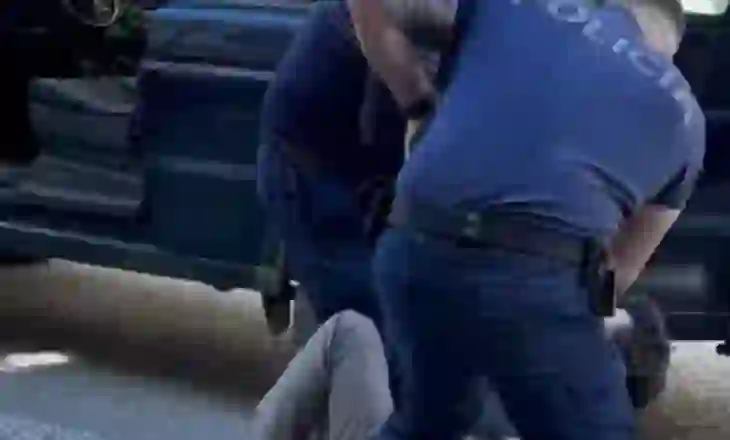 42-vjeçari tenton t’i shpëtojë policisë në Tiranë, përplas disa automjete