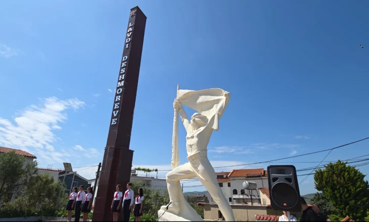 5 Maji në Fier: Homazhe dhe mirënjohje për bijtë që dhanë jetën për lirinë