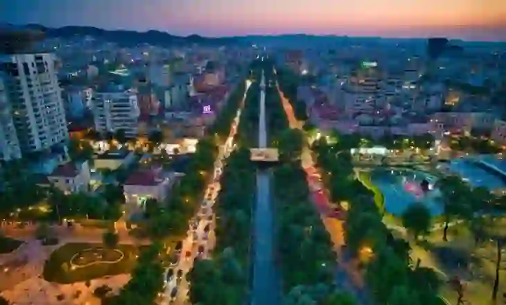 820 mijë vizitorë të huaj në Prill