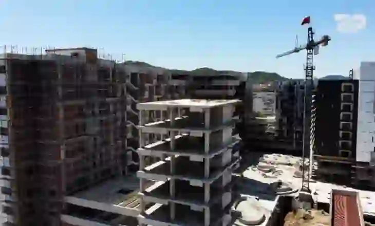 90% e ndërtimeve paguhen që në gropë, ekspertët: A rrezikohet qytetari nga mashtruesit…?