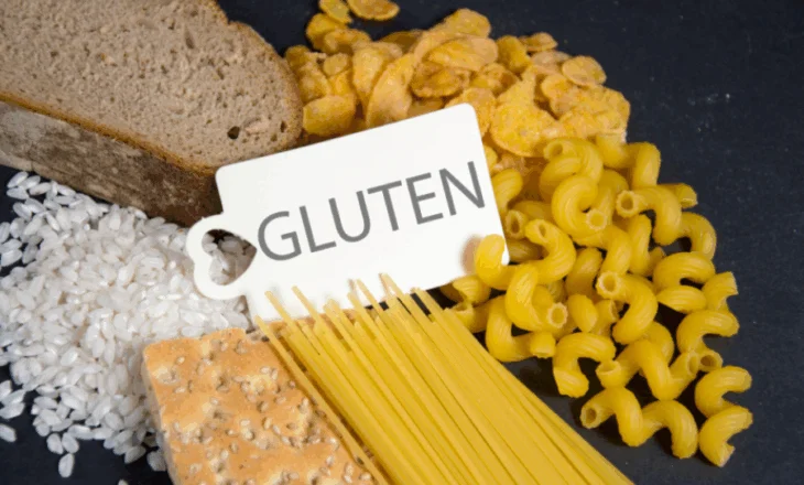 A mund të puthësh dikë që sapo ka ngrënë gluten nëse ke sëmundjen celiake?
