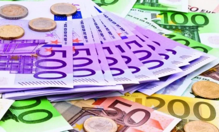 A ndikuan zgjedhjet? Këmbimi valutor, ja çfarë pritet të ndodhë me euron në muajt në vijim