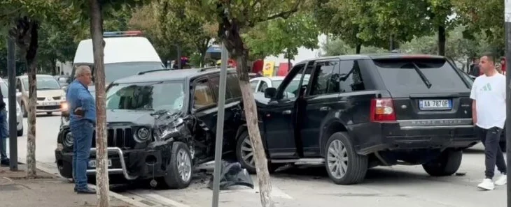 Aksident i 4-fishtë në Fier, 2 të lënduar rëndë