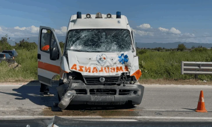 Aksident i rëndë në aksin Fier–Lushnje, kamioni përplaset me ambulancën – katër të plagosur