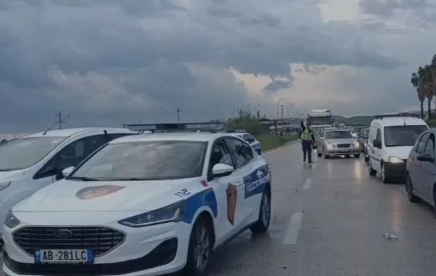 Aksident i rëndë në Fier, makina përplas për vdekje këmbësorin