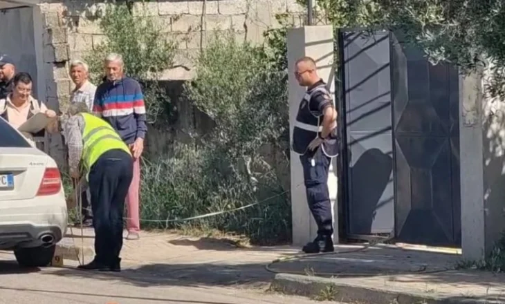 Aksident në Divjakë! 18-vjeçari e përplas me makinë, ndërron jetë në vend i moshuari