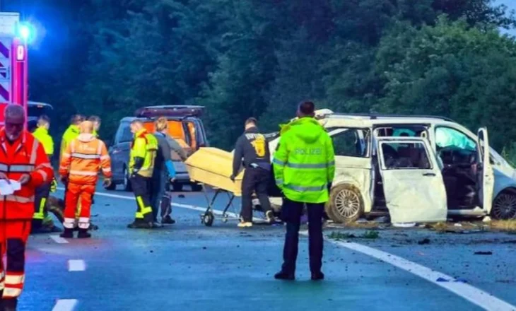 Aksident në Gjermani, humbin jetën 3 shqiptarë, Ministria e Jashtme: 4 të tjerë ndodhen në spital