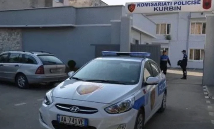 Aksident në Kurbin, shoferja humb kontrollin e mjetit, përplas dy këmbësorë dhe shitësen ambulante