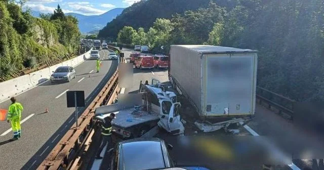 Aksident tragjik në Itali/ Përplasen dy kamiona, humbin jetën dy të rinj shqiptarë, një i plagosur rëndë