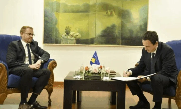 Akuzoi diplomatët e huaj se nxitën trazirat në veri, Albin Kurti shkarkon nga detyra zv.ministrin