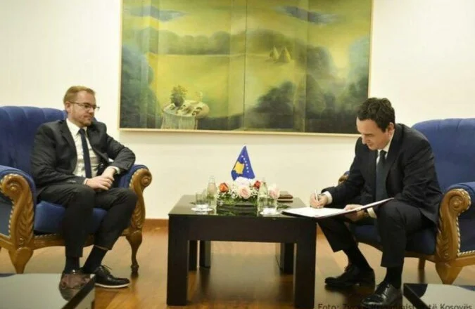 Albin Kurti shkarkon nga detyra zv.ministrin Arbër Vokrri, zbulohet arsyeja